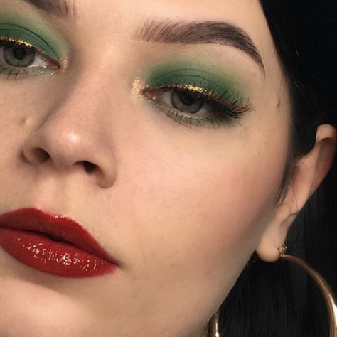 angelsfilth Green Wedding Makeup Looks, Natural Green Makeup, Yule Makeup, Dark Green Makeup Looks, Arcane Oc, Renn Faire, Maquillage On Fleek, Retro Makeup, Magical Makeup