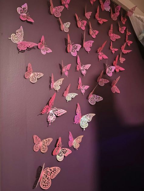 🦋These beautiful metal butterfly decals add a hint of glam and elegance and are the perfect accent to a nursery, birthday party, elegant balloon garland, flower crown, baby shower, bedroom wall, wall background, party favor, or to use as a cupcake or cake topper! Make a statement with these elegant butterflies. They make a fun decoration that will look great at any event or for any party! 🦋Each metal butterfly set comes with 6  butterflies (2x each size) in the style of your choosing.  Fold the wings to give a 3D look and apply them to walls, balloons, cakes, cupcakes, crowns and more! Create a space that all of your guests or little ones will love!l The listing pictures and video include multiple color examples and uses for these beautiful metal butterflies! We sell crafts and party sup Butterfly Birthday Party Decorations, Violet Room, Butterfly Decal, Butterfly Birthday Party, 3d Butterflies, Butterfly Birthday, Butterfly Decorations, Pink Butterfly, Balloon Garland