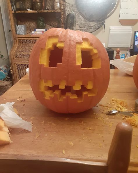 Minecraft Jackolantern Pumpkin Carving, Gaming Pumpkin Carving, Resident Evil Pumpkin Carving, Pumpkin Carving Minecraft, Pumpkin Carving Ideas Minecraft, Lego Pumpkin Carving, Jack O Lantern Minecraft, Minecraft Jack O Lantern, Mini Pumpkin Carving