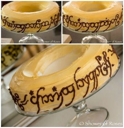 23 Lord of the Rings Recipes For The Perfect LOTR Party Lord Of The Rings Cake, Lotr Party, Hobbit Food, Hobbit Party, Ring Cake, Make A Cake, Themed Food, Amazing Cake, Crazy Cakes