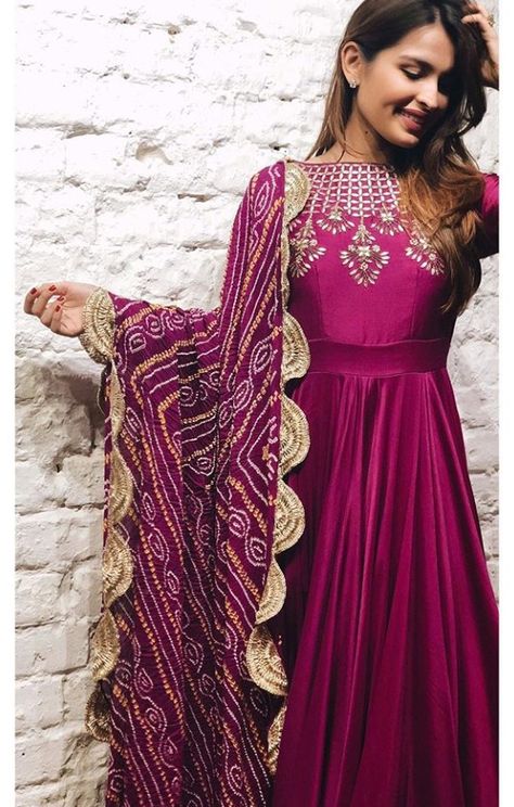 Khatwork Kurti, Indian Ethnic Fashion, Keep Me Stylish, Bandhani Dupatta, Designer Anarkali Dresses, Bandhani Dress, Silk Style, Indian Gowns Dresses, Fashion Blogs