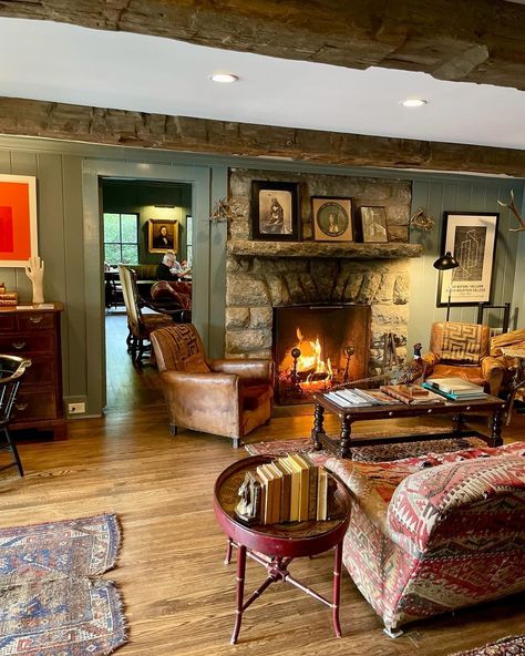 Highlander Mountain House (@highlandermountainhouse) • Instagram photos and videos Scottish Highland Cottage, Highlander Mountain House, Mountain Cottage Aesthetic, Scottish Homes Interior, Outlander Inspired Home Decor, Outlander Aesthetic Home, Mountain Home Aesthetic, Mountain Cottage Interiors, Scottish Country House