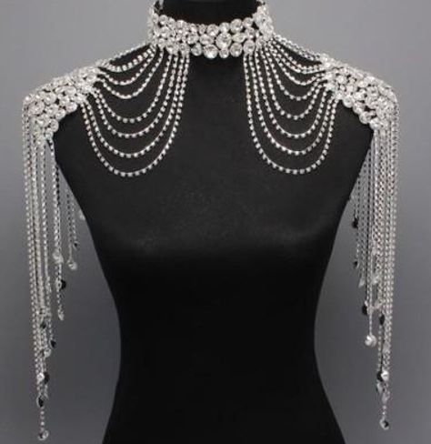 choker and shoulder necklace Couture Dior, Baju Kahwin, Body Necklace, Shoulder Jewelry, Shoulder Necklace, Body Chains, Neck Choker, Bridal Couture, Mode Inspiration