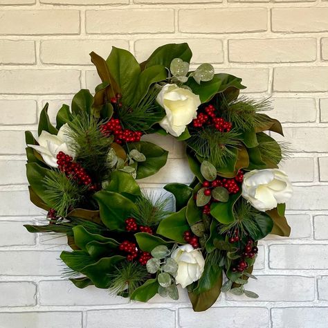 Large Magnolia Wreath, Magnolia Wreath Front Door, Winter White Decor, Magnolia Christmas Wreath, Front Door Farmhouse, Red Christmas Wreath, Classic Wreath, Farmhouse Style Wreath, Door Farmhouse