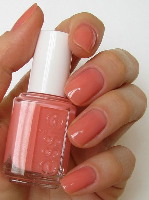 Essie shop till i drop | #EssentialBeautySwatches | BeautyBay.com Sheer Peach Nails, Spring Nail Polish Colors, Nails Grunge, Milky Nails, Spring Nail Colors, Essie Nail Polish, Essie Nail, Pink Nail, Minimalist Nails