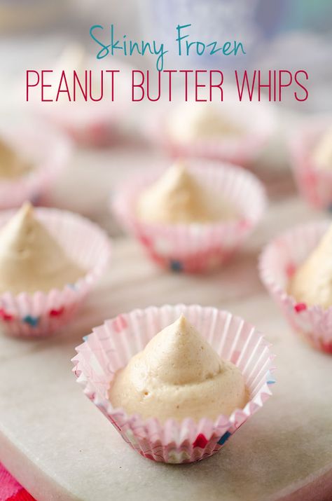 Skinny Frozen Peanut Butter Whips ~ The Creative Bite (would be fun to add a little pumpkin to them too) Dessert Cool Whip, Cool Whip Peanut Butter, Peanut Butter Whip, Two Ingredient Desserts, Frozen Peanut Butter, Low Carb Dessert, Dessert Ingredients, Easy Treats, Cool Whip