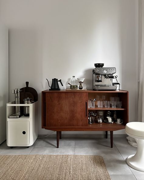 interiorstellar (@interiorstellar) on X Small Coffee Station, Bar Unit, Hobby House, Home Coffee Bar, Coffee Bar Home, Reach For The Stars, Bar Interior, Custom Bar, Cottage House