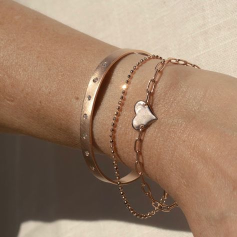 California Colors, Gold Heart Bracelet, Rose Gold Heart, Heart Chain, Authentic Jewelry, Hinged Bangle, Gold Heart, Precious Gemstones, Heart Bracelet