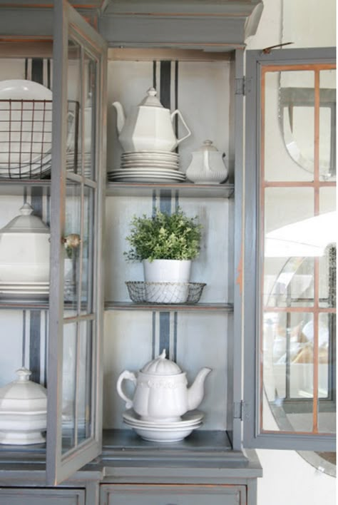 China Cabinet Styling Ideas | From traditional to modern to fun farmhouse styling...there's a china styling idea for everyone! China Cabinet Styling, Farmhouse Dining Room Paint, China Cabinet Decor, Cabinet Styling, Farmhouse China Cabinet, Modern China Cabinet, China Cabinet Redo, Painted China Cabinets, Redo Cabinets