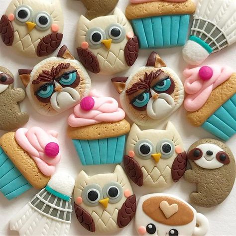 Omifimo (@omifimo) • Instagram photos and videos Grumpy Cat Costume, Earrings Funny, Owl Costume, Brown Owl, Miniature Food Jewelry, Owl Earrings, Owl Jewelry, Animal Earrings, Earrings Polymer Clay