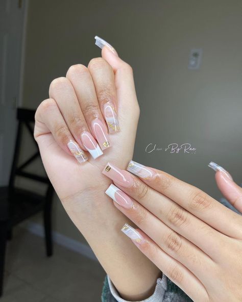 Med Length Nails, Short Classy Nails, Old Money Nails, Length Nails, Siren Aesthetic, Acrylic Nail Designs Coffin, Money Nails, Aesthetic 2024, Acrylic Toe Nails