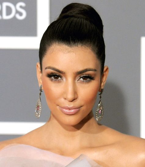 Kardashian Red Carpet, Estilo Kim Kardashian, Kim Kardashian Makeup, Red Carpet Jewelry, Red Carpet Makeup, Kim Kardashian Outfits, Christmas Makeup Look, Sport Hair, Kardashian Outfit