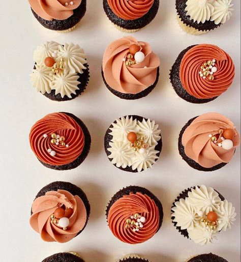 Autumn Floral Cupcakes, Fall Bridal Cupcakes, Rust Cupcakes Wedding, Terracotta Wedding Cupcakes, Fall Wedding Cupcakes Ideas Rustic, Fall Cupcakes Wedding, Autumn Wedding Cupcakes, Burnt Orange Cupcakes, Terracotta Cupcakes