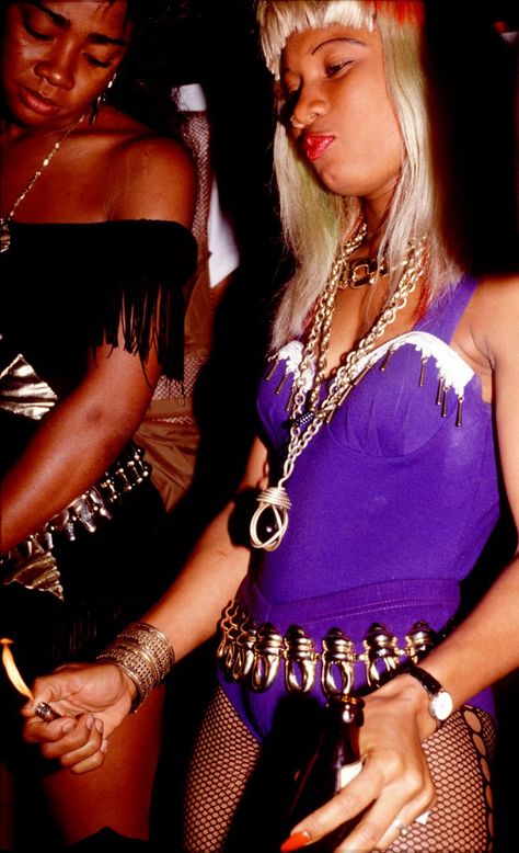 Dancehall Queen Jamaica, 90s Dancehall Fashion, Jamaica Aesthetic Vintage, Dancehall Fashion, 90s Dancehall, Dance Definition, Jamaica Aesthetic, Dancehall Outfits, Dancehall Queen