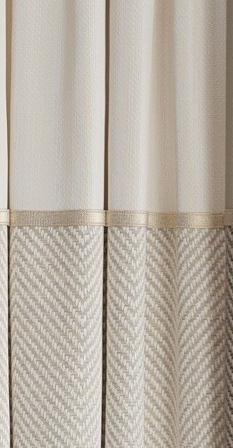 Modern Curtain Ideas For Living Room, Tieback Curtains, Classical Curtains, Roman Blinds Living Room, Curtains Design, High Ceiling Living Room, Drapery Designs, Drapes And Blinds, Luxury Curtains