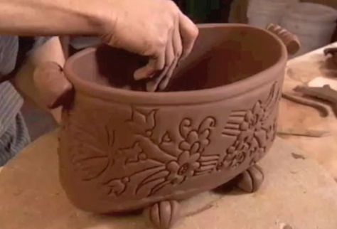 Ceramic Website, Slab Vase, Pottery Tutorials, Handmade Flower Pots, Ceramic Arts Daily, Pottery Tips, Slab Ceramics, Pottery Form, Pottery Videos