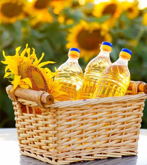 Benefits Of Sunflower Oil, Sunflower Oil Benefits, Cooking With Sesame Oil, Durga Temple, Coconut Oil Moisturizer, Oil Picture, Diy Coconut Oil, Plywood Kitchen, Coconut Oil Skin Care