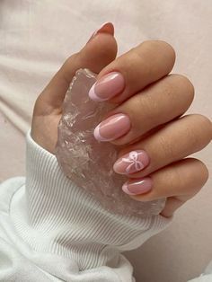 Chic Nail Art, White Nail Art, White Nail Designs, Soft Nails, Simple Nail Designs, Girls Nails, Chic Nails, Creative Nails, Chrome Nails