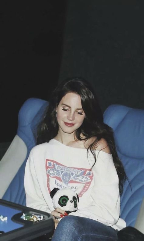 Lana Del Rey Wallpaper Aesthetic, Lana Del Rey Aesthetic Wallpaper, Lana Del Rey Pictures, Lana Del Rey Wallpaper, Genos Wallpaper, Best Music Artists, Lana Del Rey Love, Lana Rey, Elizabeth Grant