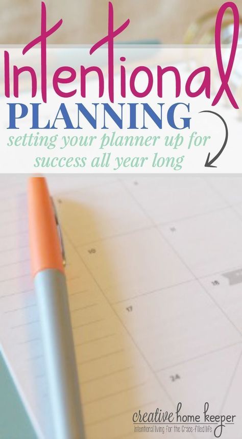 Taking some time to be intentional about setting your planner up at the start of the year not only helps to be more productive and better track your goals but also encourages you to really examine your priorities. This detailed planner set up will walk you through step-by-step the process to be truly intentional with your planning this year! Digital Bullet Journal, Week Schedule, To Do Planner, Be Intentional, Planner Tips, Planner Obsessed, Planner Set, Be More Productive, Planning And Organizing