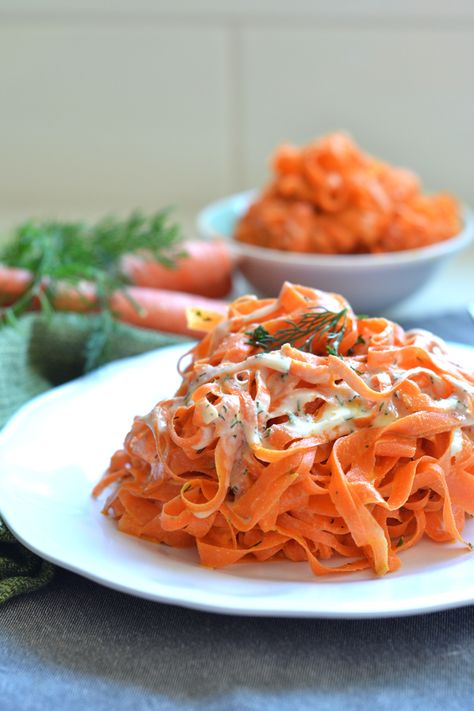 Tahini Dill Carrot Noodles - Little Bits Of Real Food Carrot Tahini, Dill Carrots, Veggie Noodles Recipes, Carrot Noodles, Veggie Noodles, Vegan Side Dishes, Vegan Sides, Glazed Carrots, Carrot Recipes