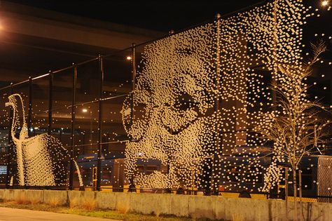 Reading, woman's face, art in fence, Metro Terminal, Seattle, Washington, USA by Wonderlane, via Flickr Lenticular Wall, Nike Pattern, Portrait Creative, Fence Art, Washington Usa, Fence Design, Outdoor Art, Seattle Washington, Land Art