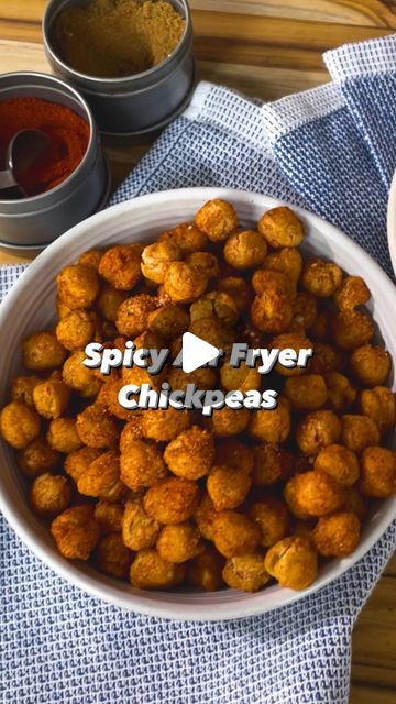 Ww 2023, Super Bowl Finger Foods, Air Fryer Chickpeas, Fried Chickpeas, Party Nibbles, Actifry Recipes, Milk Street, Instagram Recipes, Spiced Chickpeas