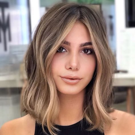 #amamoscabelocurtinho (@amamoscabelocurtinho) posted on Instagram • Jul 29, 2020 at 6:53am UTC Shoulder Length Hairstyles, French Bob, Textured Bob, Gorgeous Hair Color, Brown Hair With Blonde Highlights, Highlights Brown Hair, Blonde Hair With Highlights, Short Hair Balayage, Brown Blonde Hair