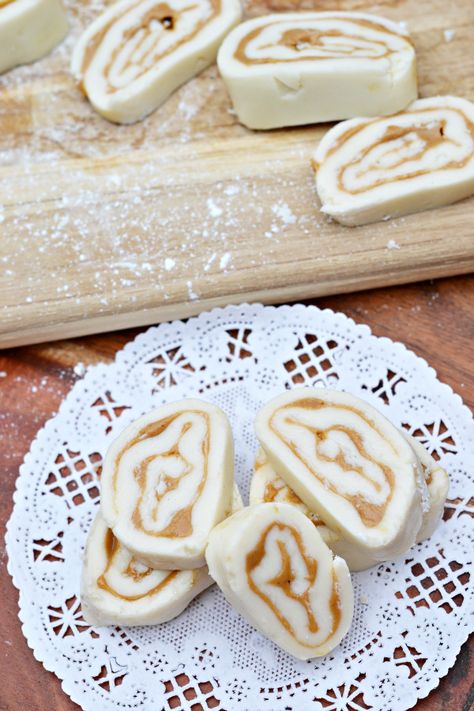 Peanut Butter Pinwheels, Caramel Candies Recipe, Caramel Candies, Chewy Caramel, Potato Candy, Making Sweets, Butter Roll, Peanut Butter Candy, Peanut Butter Roll