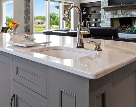 A straightforward guide to popular countertop edge types, and tips for choosing the right edge profile for your kitchen or bathroom. Round Edge Countertop, Quartz Countertops Edges, Ogee Edge Kitchen Island, Kitchen Countertop Edges Quartz, Quartz Edges Kitchen Counters, Rounded Countertop Edge, Quartz Countertop Edge Options, Counter Top Edge Options, Countertop Edges Quartz