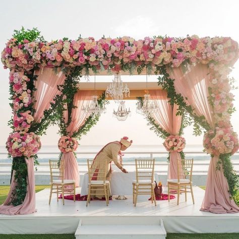 Pink Indian Wedding, Diy Engagement Decorations, Wedding Mandap Decor, South Bride, Indian Wedding Mandap, Vidhi Mandap, Mandap Ideas, Indian Wedding Stage, Indoor Wedding Decorations