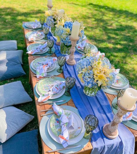 Peter Rabbit Table Decor, Peter Rabbit Table Decorations, Peter Rabbit Picnic, Peter Rabbit Sweet Table, Peter Rabbit Grazing Table, Pink Peter Rabbit Party, Peter Rabbit Easter Party, Peter Rabbit Plates, Peter Rabbit Easter