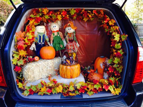 These 15 Trick Or Treat Trunk Ideas Are The BEST! These themes are so cute and creative! Church Trunk, Halloween Car Decorations, Trunk Or Treat Ideas, Hallowen Ideas, Fall Fest, Treat Ideas, The Trunk, Creative Activities For Kids, Trunk Or Treat