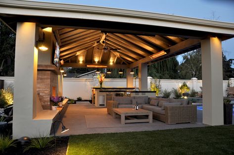 Modern Patio Design, Outside Pool, Pool Areas, Farmhouse Patio, Backyard Pavilion, Outdoor Kitchen Design Layout, Kitchen Farmhouse, Modern Patio, Outdoor Kitchen Design