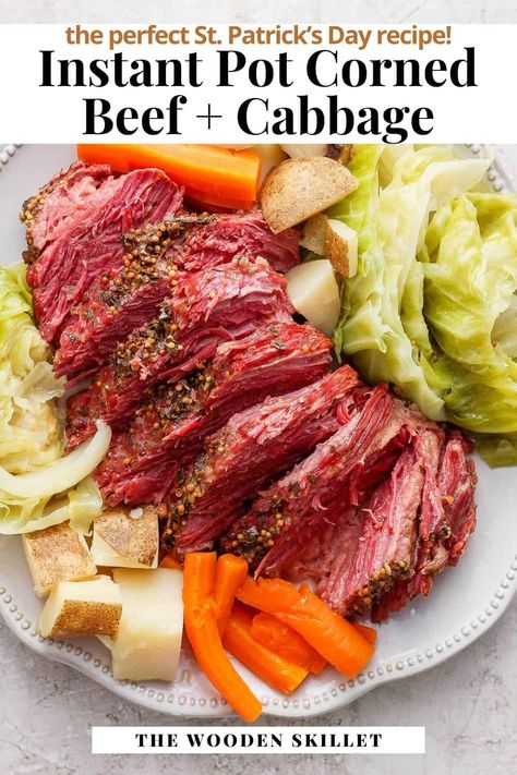 Instant Pot Corned Beef and Cabbage - The Wooden Skillet Corned Beef Gravy, Pressure Cooker Corned Beef, Venison Steak Recipes, Instant Pot Corned Beef, Corned Beef Recipes Slow Cooker, Beef Gravy Recipe, Corned Beef And Cabbage Recipe, Beef And Cabbage Recipe, Homemade Corned Beef