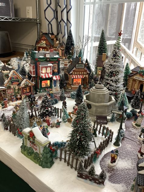 Snowy Village Christmas Decor, Christmas Mini Village Display, Christmas Village Town Square, Christmas Village Roads Diy, Christmas Minature Village Ideas, Displaying Christmas Villages, Christmas Model Village, Santa Village Display Ideas, Vintage Christmas Village Display