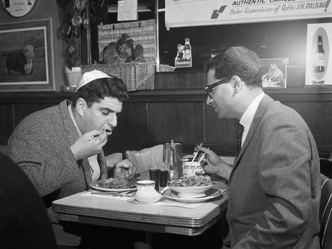 American Chinese Food, Jewish Christmas, Jewish Deli, New York City Christmas, Jewish Men, Jewish Culture, Kosher Recipes, February 6th, Food History