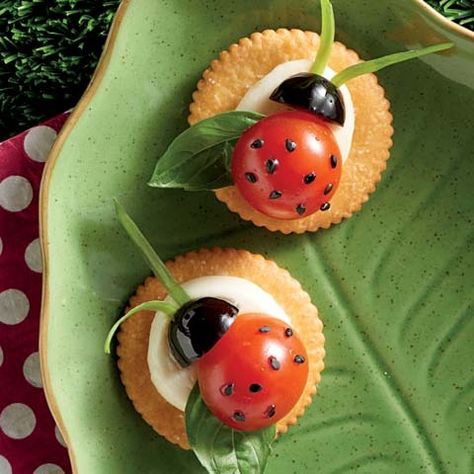 Snackworks | Caprese Ladybugs Caprese Ladybugs, Ladybug Snacks, Ladybug Food, Bug Snacks, Ladybug Birthday, Ladybug Party, Easy Food Art, Ritz Crackers, Snacks Für Party