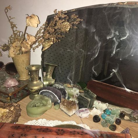 Incense Holder Aesthetic, Incense Aesthetic, Crystal Aesthetic, Aesthetic Rooms, Dreamy Room, Room Inspiration Bedroom, Dream Rooms, Incense Holder, Room Aesthetic