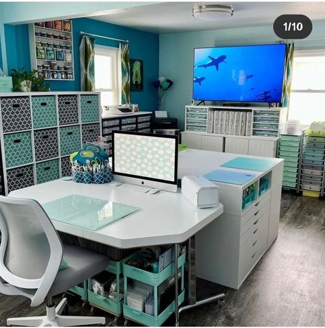 Home Office And Craft Room, Office And Craft Room, Office Craft Room Combo, Rangement Art, Ikea Home Office, Shed Interior, Craft Shed, Art Studio Room, Sewing Room Design