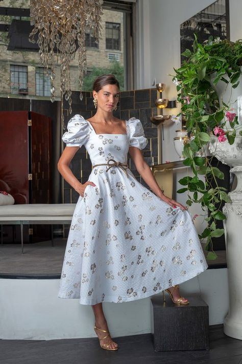 Rehearsal Dinner Outfits, Printed Cotton Dress, Dinner Outfits, Moda Vintage, Fashion Show Collection, Rehearsal Dinner, Classy Dress, Dream Dress, Look Fashion