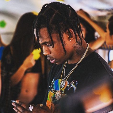 Travis Scott Hair, La Flame Travis Scott, Wish U Were Here, Cactus Jack Travis Scott, Boy Braids, Hip Hop Classics, Braids For Boys, Blonde Braids, Rap Wallpaper