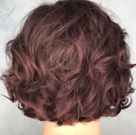 Browse our curly inspiration photos from Instagram - you might just be convinced to give a loose perm a go. #frisurenkurzhaar #baddiefrisuren #frisuren Loose Perm Short Hair, Wave Perm Short Hair, Curl Perm, Loose Curl Perm, Loose Perm, Loose Wave Perm, Body Wave Perm, Loose Curls Hairstyles, Short Permed Hair