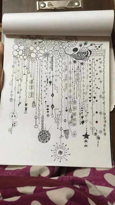 Large Doodle Art, Doodle For Project, Decorative Patterns Drawing, Pen Patterns Doodles, Zentangle Inspired Art Ideas, Doodle Background Ideas, Round Zentangle Patterns, Zentangle Trees Patterns, Zen Tangle Art Ideas