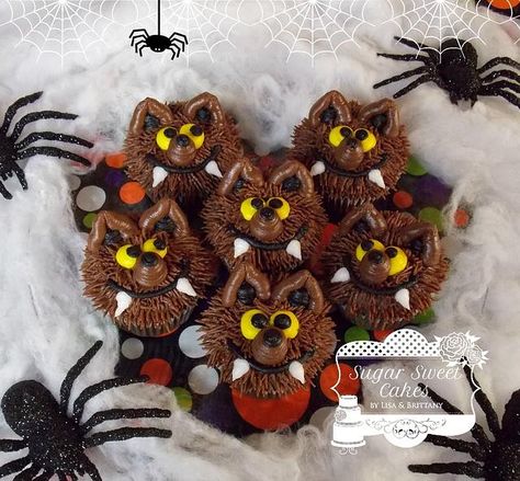 Happy werewolf cupcakes iced in chocolate buttercream. TFL! Werewolf Cupcakes, Werewolf Party, Wolf Party, Halloween Lunch Box, Spider Cupcakes, Halloween Birthday Cakes, Movie Night Food, Monster Cake, Zombie Party