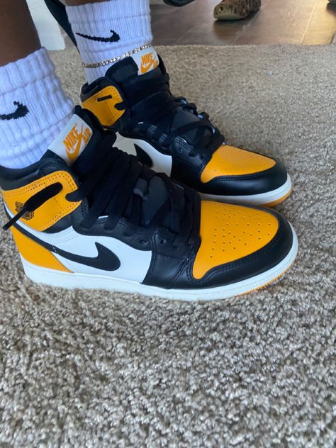 Black and Yellow air jordan 1. With white Nike socks Jordan 1 Taxi, Fall Sneakers, Black Jordans, Jordan 1 High, Yellow And Black, Black And Yellow, My Outfit, Black N Yellow, Jordan 1