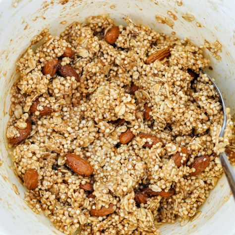 Puffed Quinoa Oat Bar mixture - Vegan Family Recipes Recipes Using Quinoa, Oat Bar Recipe, Puffs Recipes, Quinoa Puffs, Quinoa Recipes Breakfast, Homemade Bars, Oat Bar Recipes, Vegetarian Recepies, Easy Bar Recipes