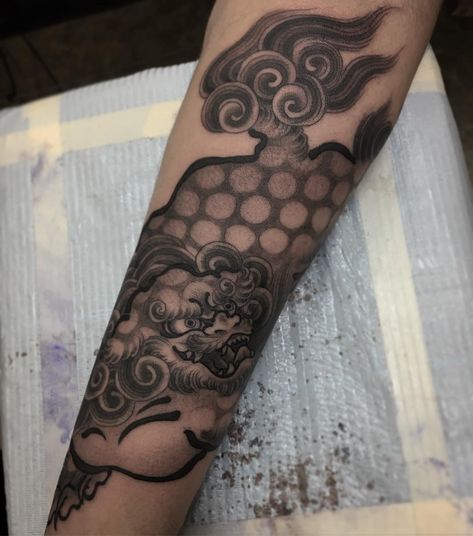 Difficult to take a better picture... #tattoo #foodog #foodogtattoo #タトゥー #唐獅子 Foo Dog Head Tattoo, Dj Tattoo, Personalized Tattoos, Foo Dog Tattoo, Fu Dog, Perfect Tattoo, Japanese Drawings, Japanese Tattoos, Head Tattoos