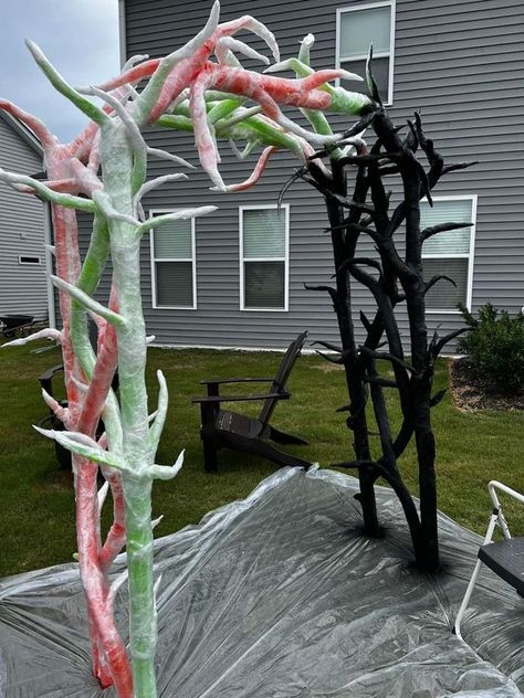 DIY Halloween Aesthetic Decor Which Are Fright-worthy - RecipeMagik Witchy Outside Decor, Haunted Woods Halloween Decor, Halloween Graveyard Archway, Gothic Yard Decor, Outdoor Halloween Walk Through, Demonic Halloween Decorations, Witch Lair Halloween Decor, Halloween Front Yard Theme Ideas, At Home Haunted House Ideas