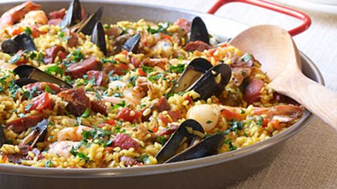 Paella Piaya Recipe, Traditional Spanish Paella Recipe, Traditional Paella, Paella Recept, Authentic Paella, Seafood Paella Recipe, Spanish Paella Recipe, Chorizo Paella, Spanish Homes